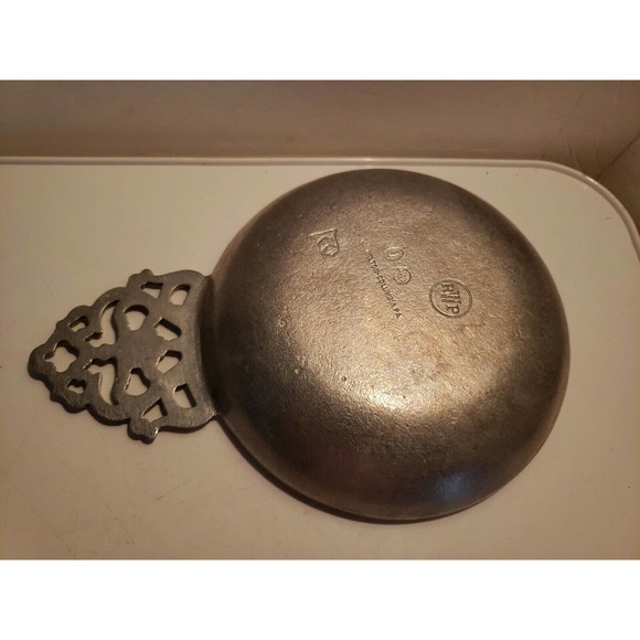 Vintage WILTON COLUMBIA RWP Pewter Porringer No. 105 w/ One Ornate Handle 5-3/4" - Picture 5 of 7